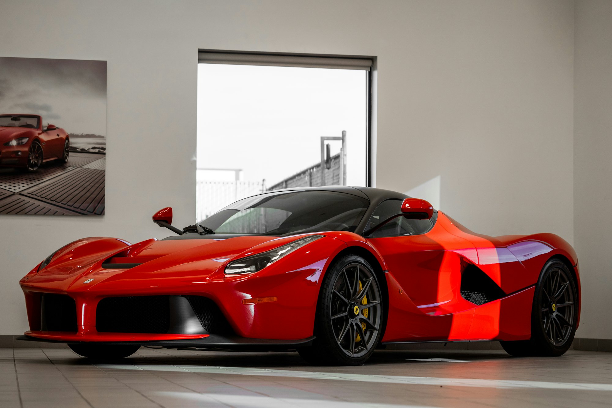 Zorgvuldig gedetailde auto in de studio van Signature Detailing